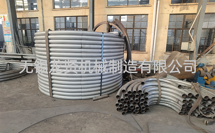 封頭上的半管該怎么確定連接處弧度呢？